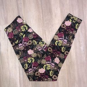Lululemon Floral Lace Print Pants